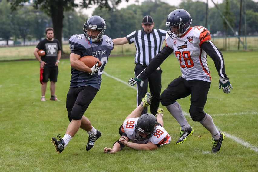 Futbol amerykański: W derbach Małopolski górą Silvers Olkusz [ZDJĘCIA]