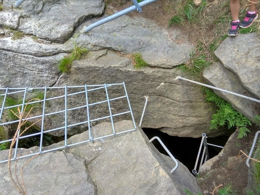 Jaskinia Malinowska już dostępna do zwiedzania. Tłumy na otwarciu ZDJĘCIA