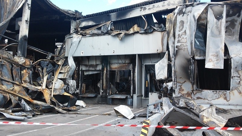 Zniszczona przez pożar fabryka przy ul. Dąbrowskiego znów produkuje [FILM, zdjęcia]