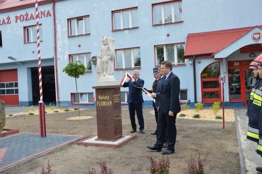 Strażacy świętowali w Starachowicach. Mają figurę świętego Floriana i sztandar