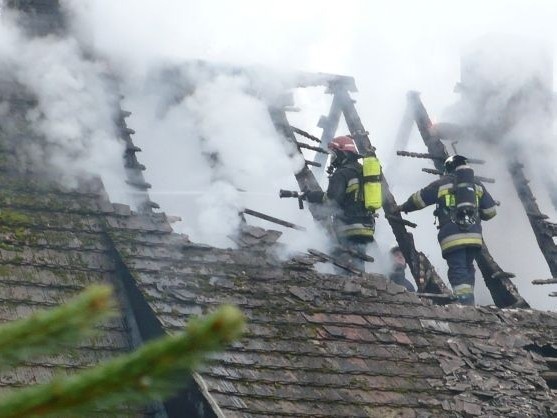 Grożny pożar w Bledzewie. Palił się budynek