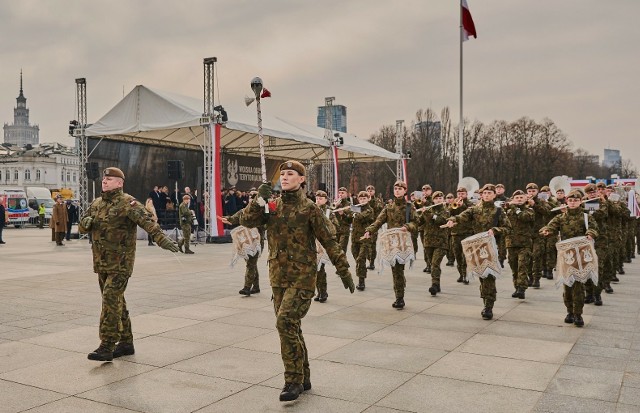 Orkiestra Reprezentacyjna Wojsk Obrony Terytorialnej z Radomia pięknie prezentowała się podczas uroczystego apelu w stolicy. Więcej zobacz na kolejnych slajdach >>>