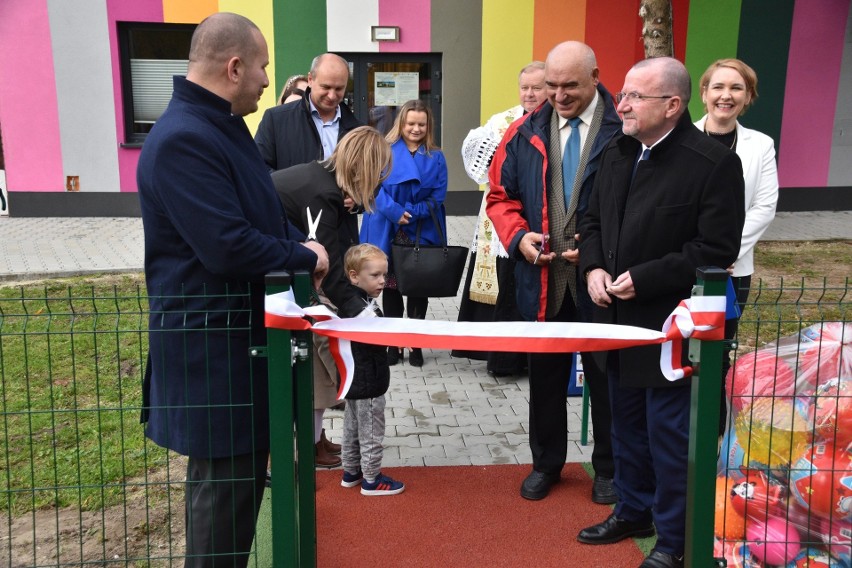 Otwarcie nowego placu zabaw przy żłobku w Piaskach koło Jędrzejowa. Zobaczcie, jak wygląda 