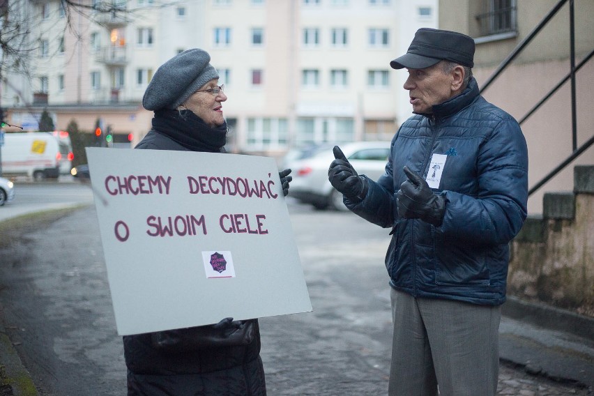 W całej Polsce trwały czarne protesty przeciwko zaostrzeniu...