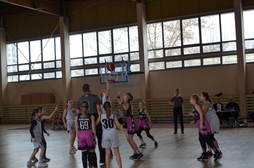 Toruń zlikwiduje jedyną klasę sportową dla koszykarek? "Plany i marzenia dziewczynek legną w gruzach"