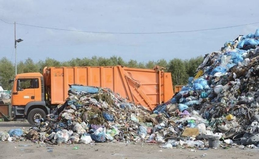 Od lipca nie będzie co zrobić z łódzkimi śmieciami. Wiceprezes MPO wzywa do działania marszałka województwa