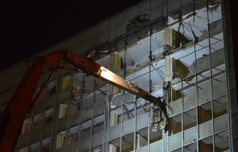 I po hotelu Centrum! Teraz przerobią go na drogi [zdjęcia]