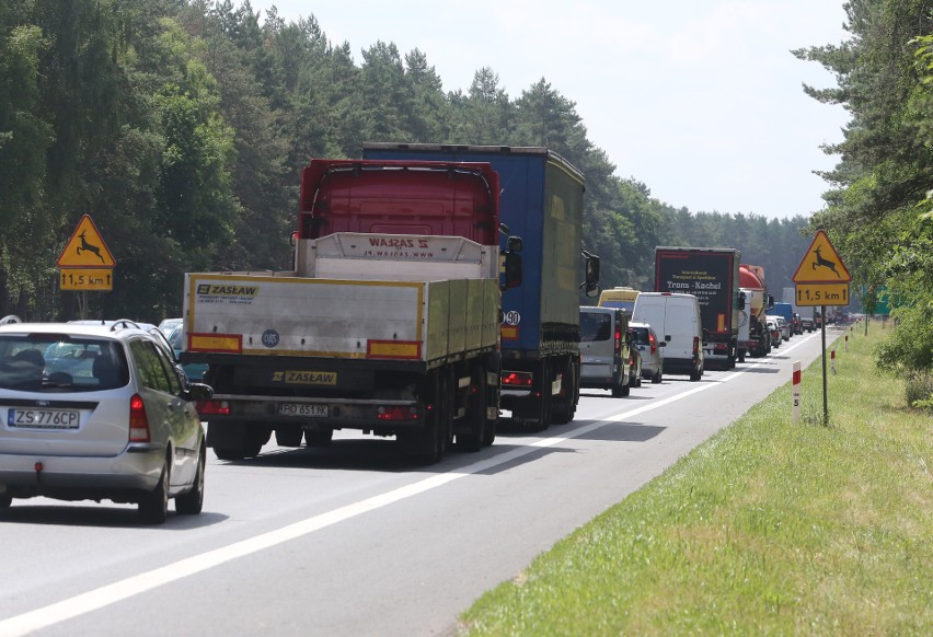 Remonty i korki dokuczają szczecinianom. Nikt prac jednak nie przerwie 