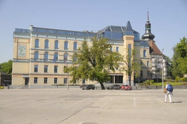 Uniwersytet Opolski, Collegium Maius na placu Kopernika.