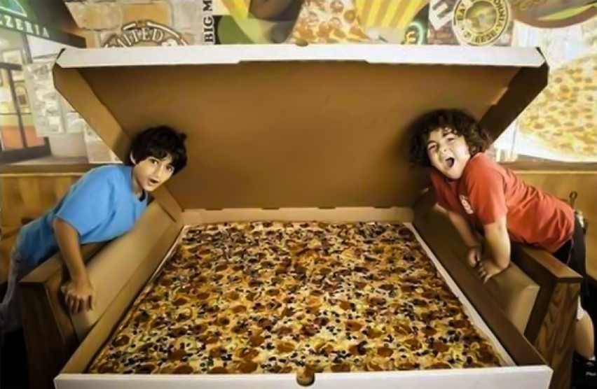 Światowy Dzień Pizzy w memach. Dziś odchudzania nie będzie!