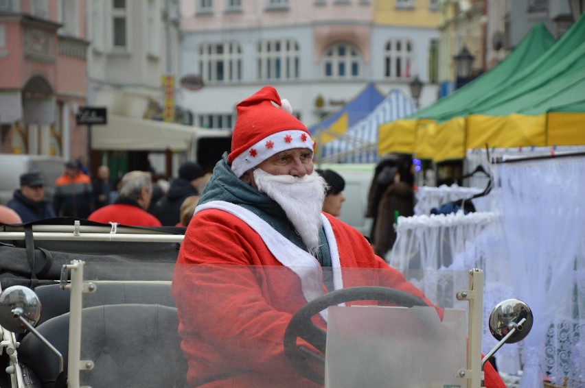 - Lubię ten nasz jarmark, co roku czekam na niego z...