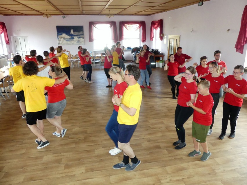Niemcy z Polski i Chorwaci z Austrii na wspólnych warsztatach tanecznych w Raszowej 