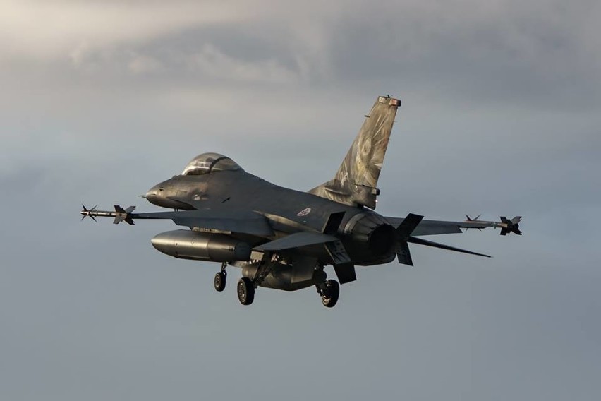 Portugalczycy na F-16 przylecieli do Malborka, aby ćwiczyć z...