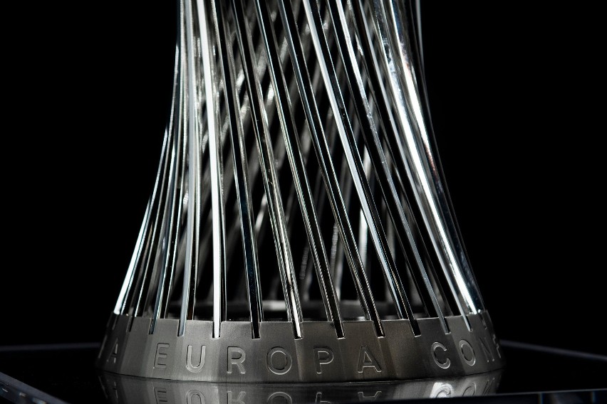 Trofeum, które wywalczy zwycięzca Ligi Konferencji Europy....