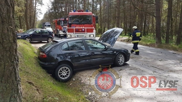 Łyse - Kolno: wypadek, dwie osoby w szpitalu [ZDJĘCIA]