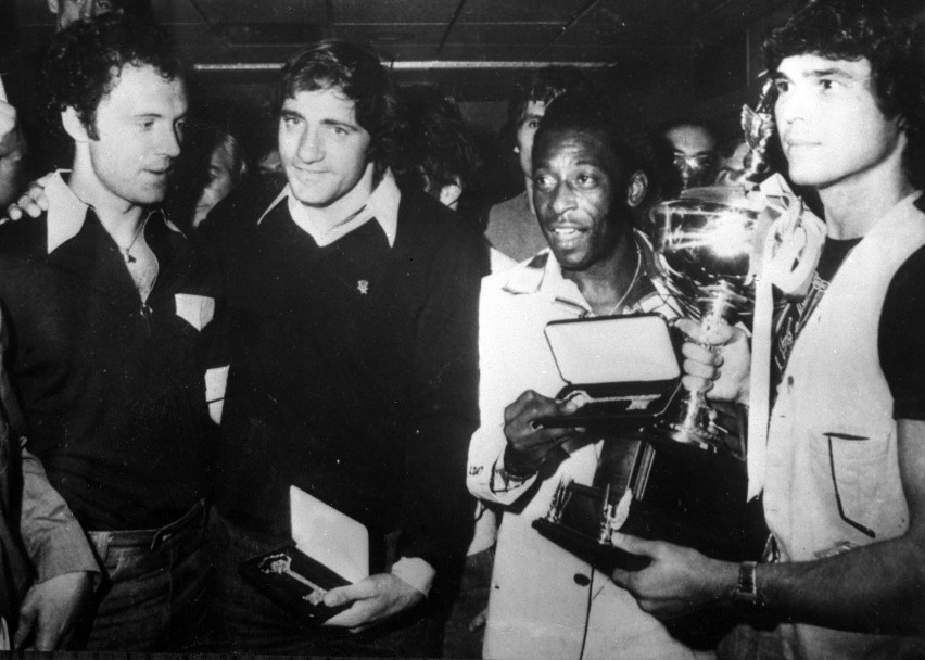 Franz Beckenbauer jako zawodnik Cosmosu Nowy Jork w...