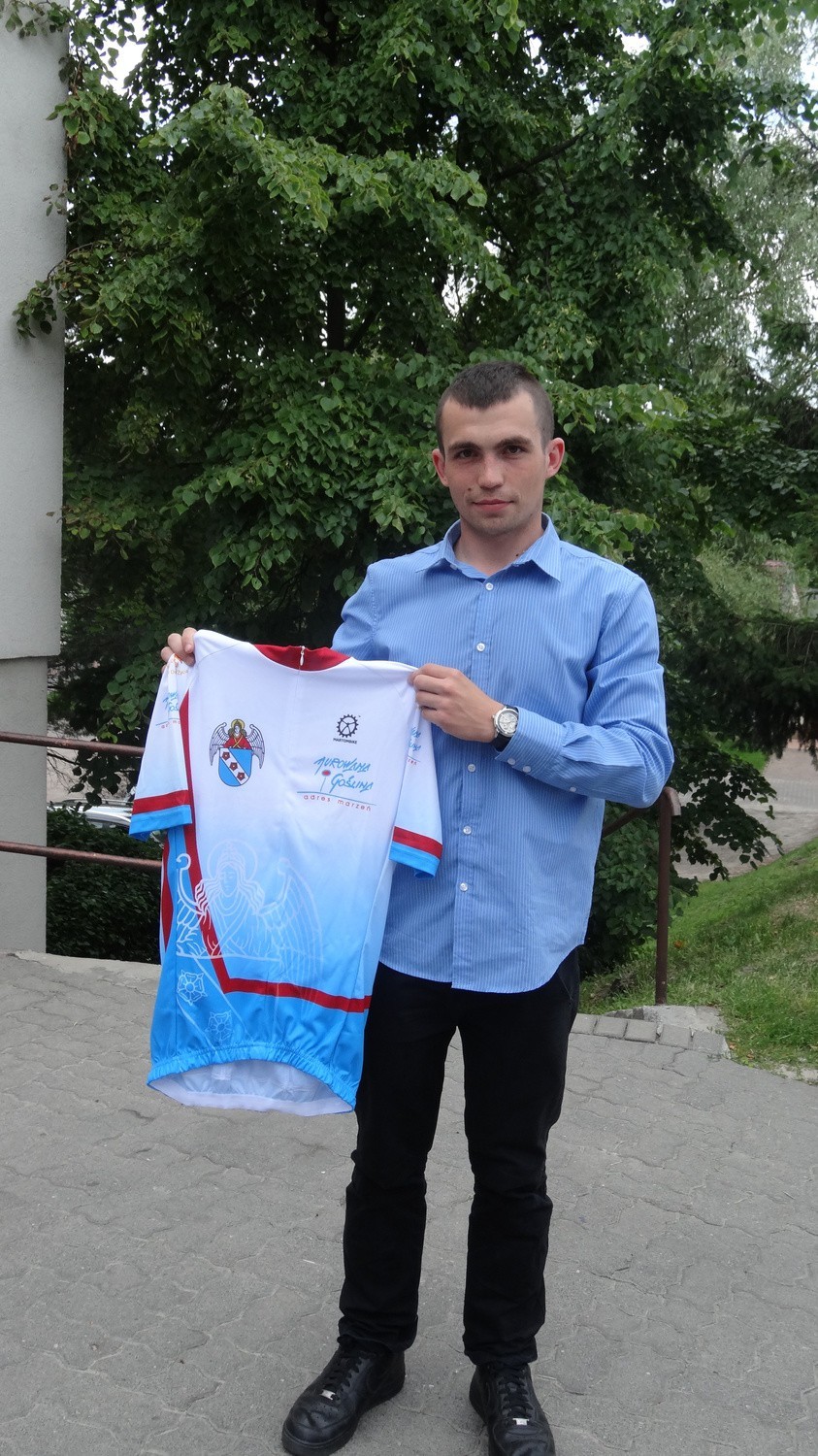 Rafał Stefański otrzymał koszulkę do jazdy na rowerze w...