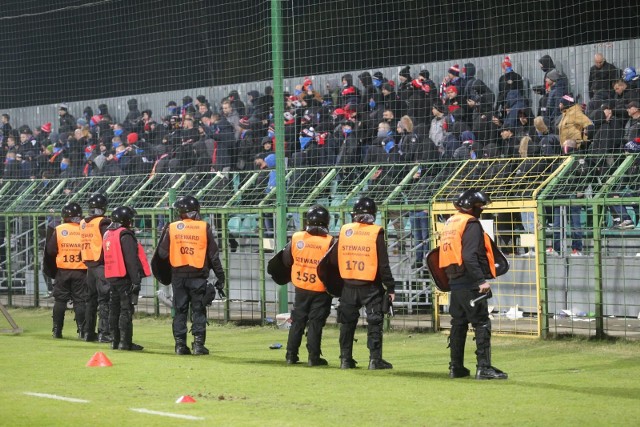 06.04.2022. Zadyma na meczu Fortuna 1. Ligi GKS Katowice - Widzew Łódź.   Zobacz kolejne zdjęcia. Przesuwaj zdjęcia w prawo - naciśnij strzałkę lub przycisk NASTĘPNE Lucyna Nenow / Polska Press