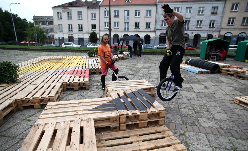 RestART na Starym Mieście. Pokazy sportowe na rynku [ZDJĘCIA]