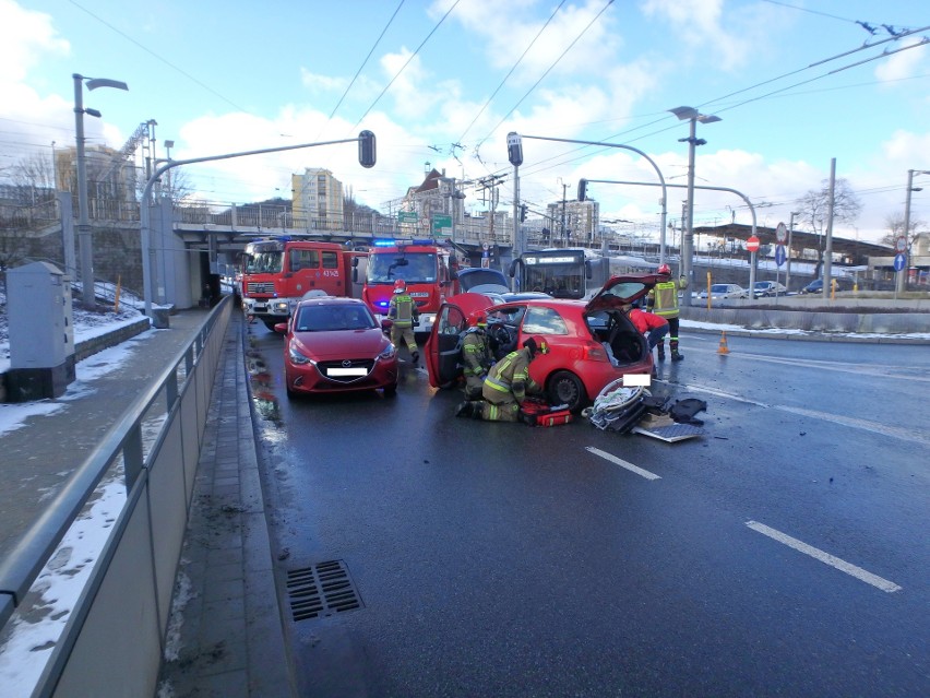 Wypadek w Gdyni w piątek, 29.01.2021 r. 1 osoba poszkodowana