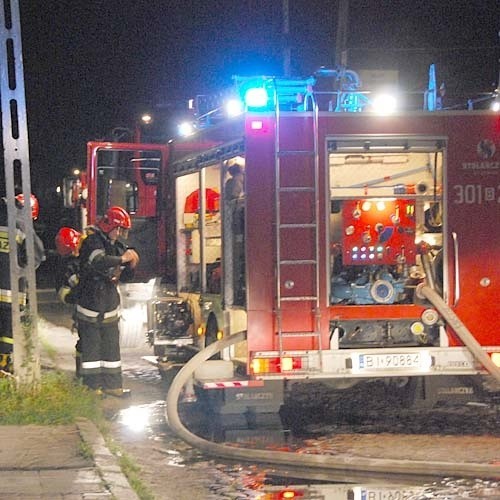 Mimo szybkiej akcji strażaków, oba śmietniki przy Hallera całkowicie spłonęły