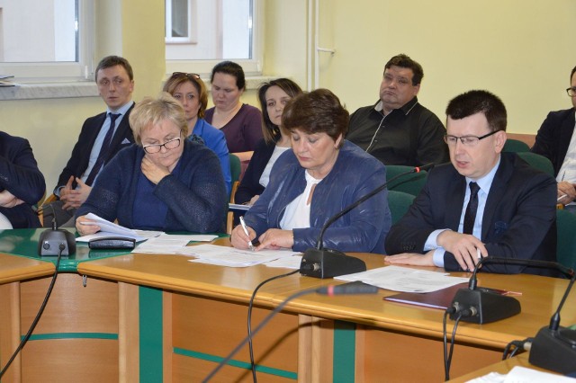 O wynikach przetargu poinformował na sesji Rady Miasta prezydent Ostrowca Jarosław Górczyński.