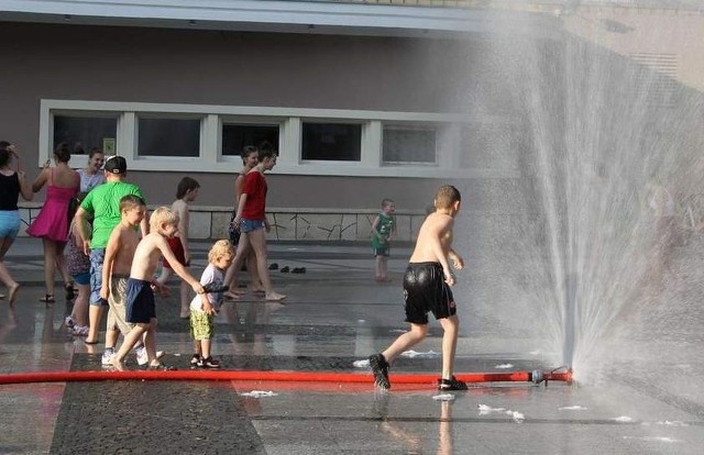 Kurtyny wodne od kilku lat można zobaczyć m.in. na ulicach Brzegu i Opola.