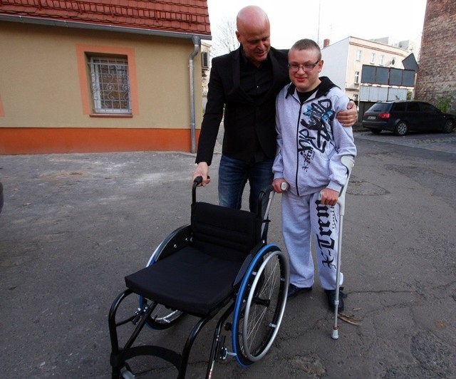 Janusz Wargala, Denis i nowy wózek.