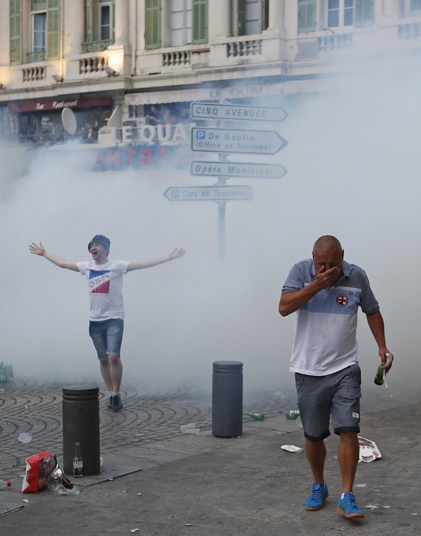Kibice z Anglii demolują Marsylię