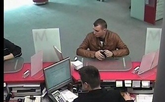 Policjanci z całej Polski poszukują tego mężczyzny. Czy ktoś go rozpoznaje? [ZDJĘCIA+FILM]