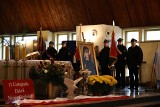 Msza święta w parafii w świętego Andrzeja Boboli w Kostomłotach w Święto Niepodległości i wprowadzenie relikwii świętej siostry Faustyny 