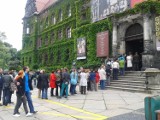 Kolekcja Santander we Wrocławiu. Ostatni tydzień i tłumy przed Muzeum Narodowym (FOTO)