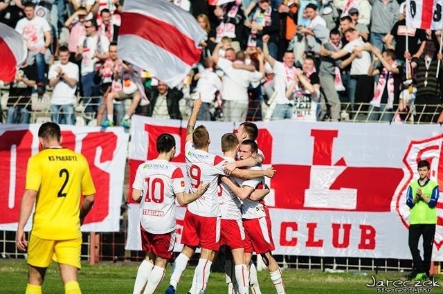 Łódzki Klub Sportowy zremisował w meczu na szczycie czwartej ligi z KS Paradyż 1:1.