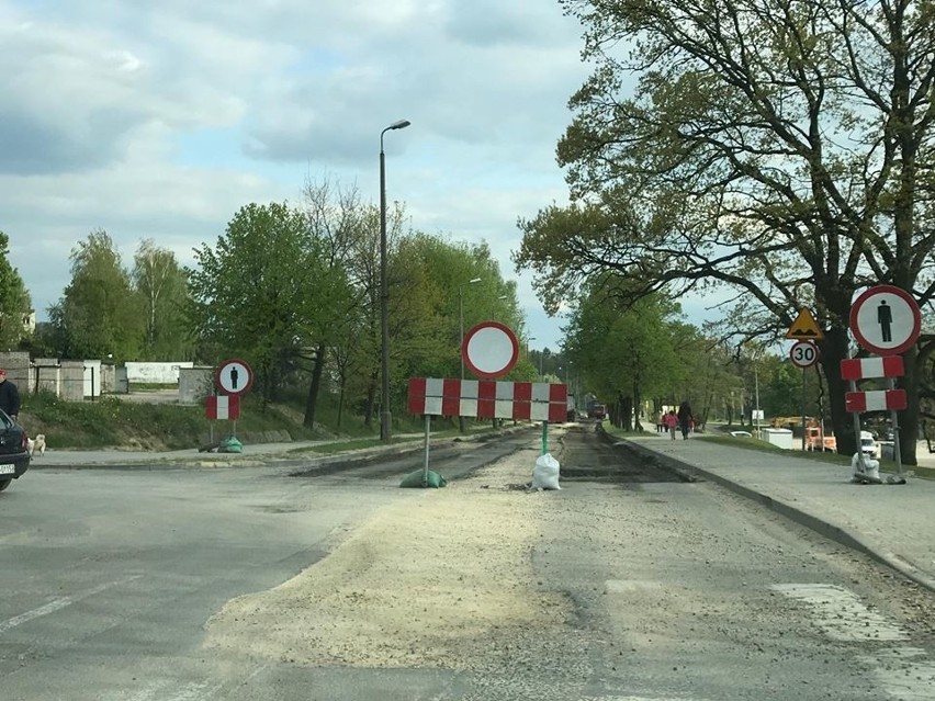 Drogowcy zablokowali dojazdy do bloków w Jastrzębiu