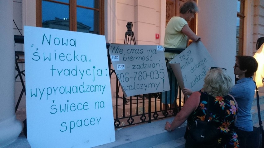 Manifestacja przed Sądem Okręgowym w Lublinie. "2 weta to za mało" (ZDJĘCIA)