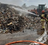 Pożar składowiska śmieci w Rybniku-Boguszowicach. 2,5 godziny trwała akcja gaszenia. Czy to było podpalenie?