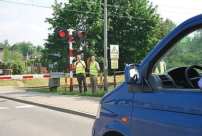 Mikołów: "Zatrzymaj się i żyj". Policja wspólnie z strażnikami i sokistami [ZDJĘCIA]