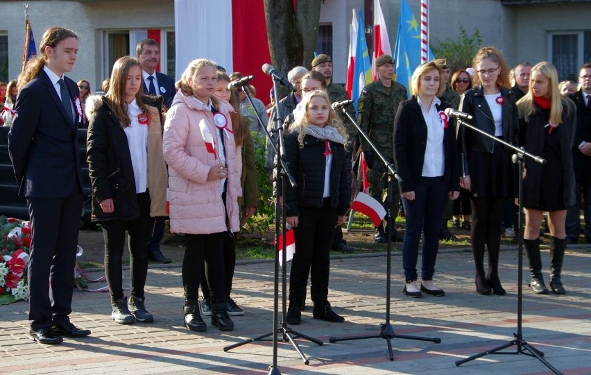 Święto Niepodległości w Tarnobrzegu. Odsłonięto pomnik Józefa Piłsudskiego [ZDJĘCIA]