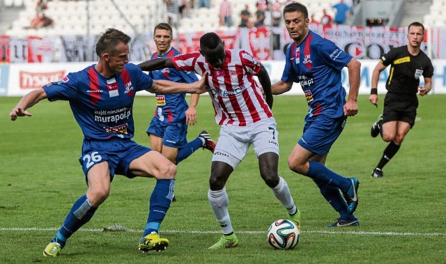 Pozyskanie Senegalczyka Boubacara Diabanga Dialiby (w środku) to był dobry ruch Cracovii