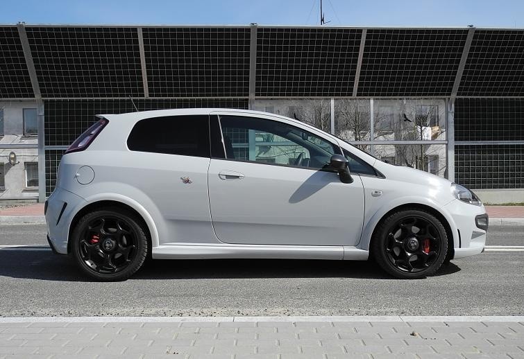 Testujemy: Abarth Punto - mocny zawodnik z Włoch