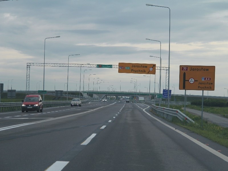 18 km odcinek autostrady zaczyna się węzłem Przemyśl, ok. 3...