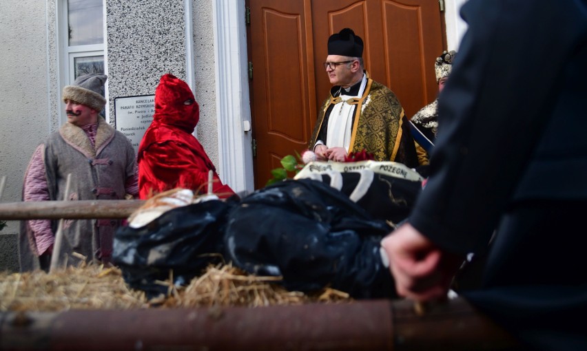 Ścięcie Śmierci w Jedlińsku - wyjątkowe widowisko na koniec karnawału - dużo zdjęć!