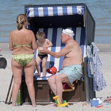 Nowe kosze na plaży w Ustce.