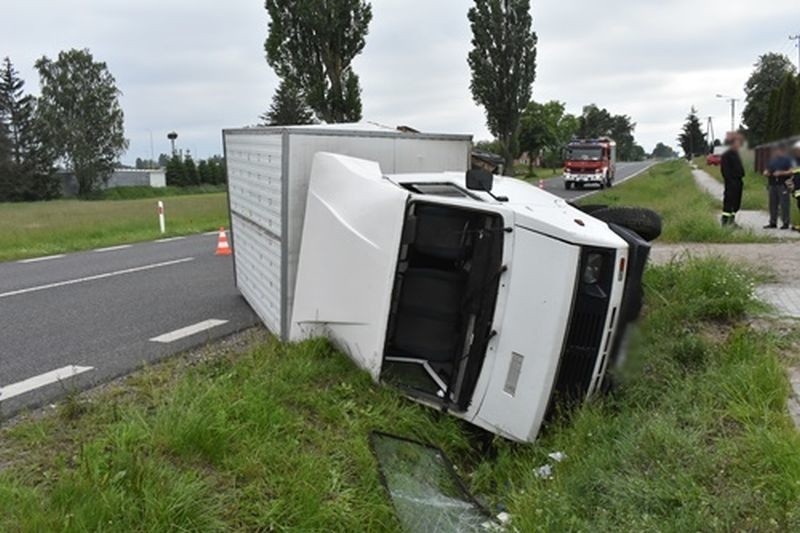 Wypadek w Somiance. Bus w rowie, w środku dwóch pijanych. Żaden nie przyznawał się do prowadzenia auta