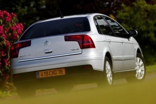 Fot. Citroen:  Tylne światła w formie bumerangu są...