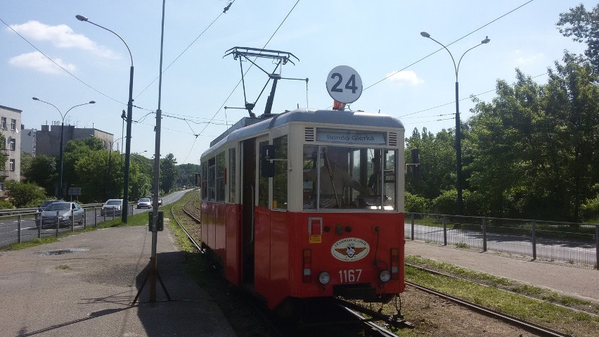 Stary tramwaj typu 4N do końca wakacji obsługiwać będzie...