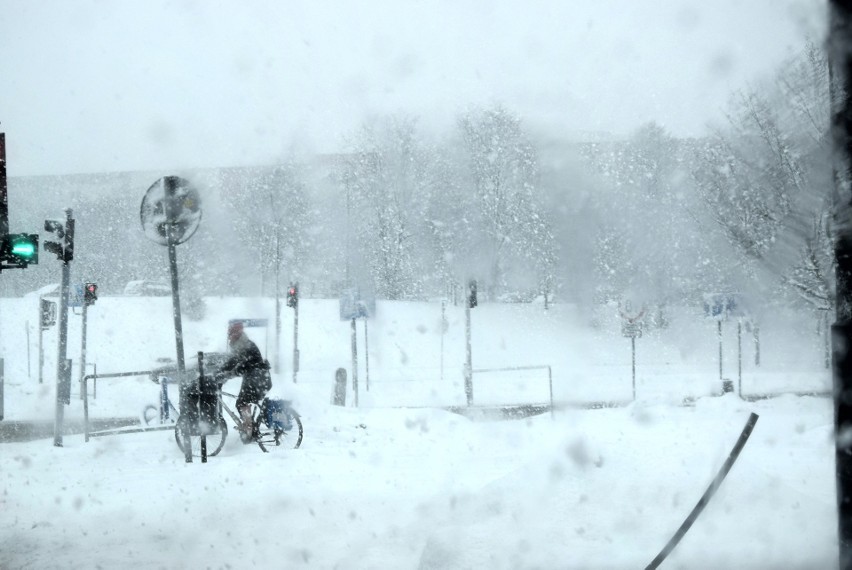 Lublin zasypany śniegiem. Czekamy na Wasze zdjęcia!