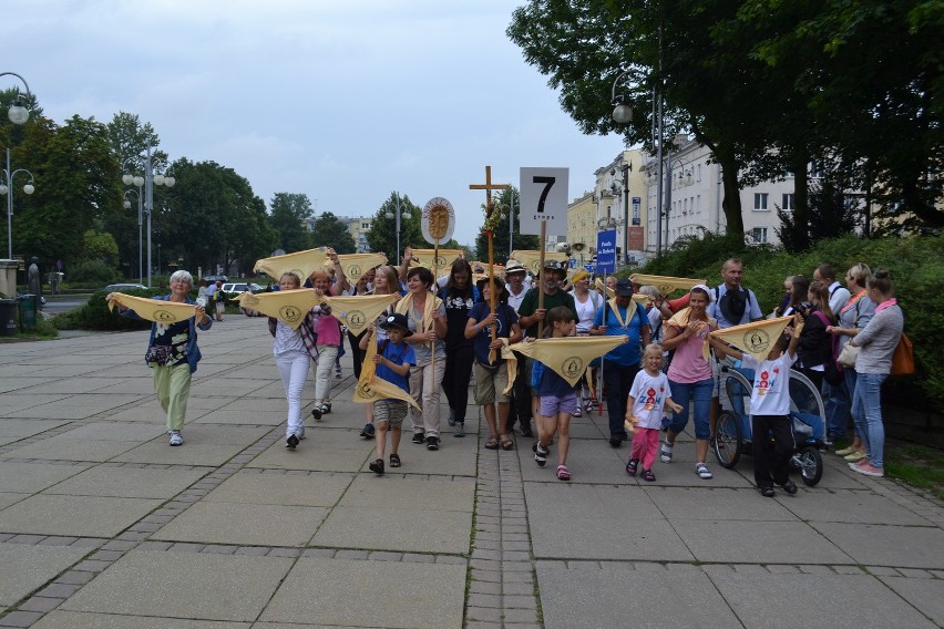 Pielgrzymka Rybnicka dotarła na Jasną Górę [ZDJĘCIA]