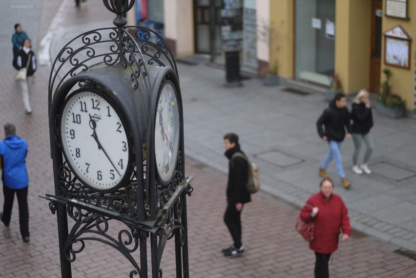 Zmiana czasu na zimowy. Kiedy przestawiamy zegarki?