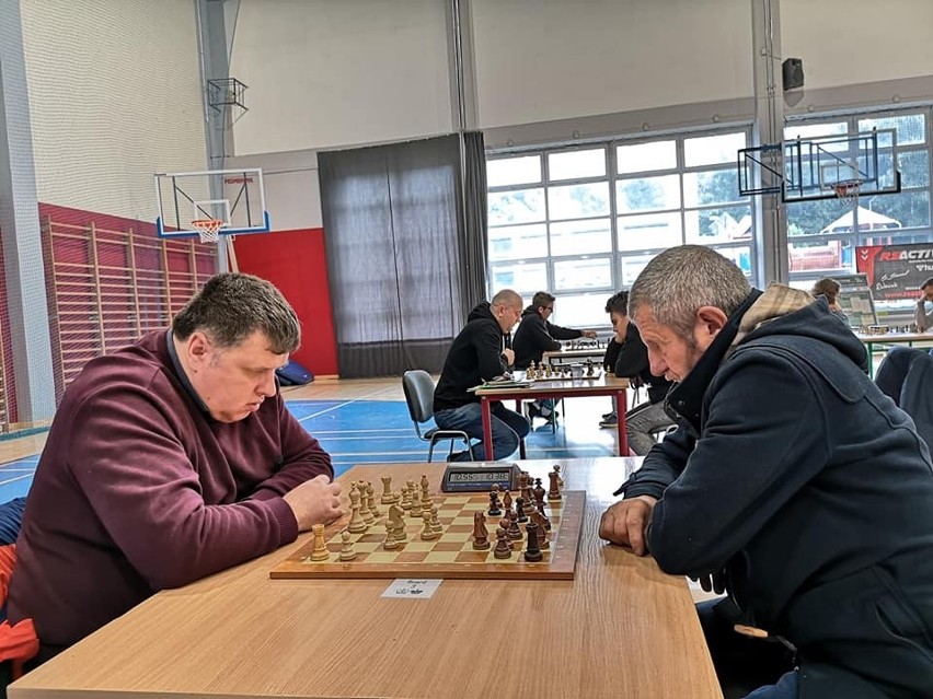 Udany turniej szachowy z okazji 1021 urodzin Dębu Bartka w Zagnańsku. Wygrał mistrz świata juniorów Miłosz Szpar [ZDJĘCIA]